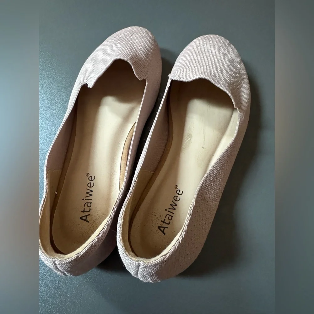 Ataiwee Women's Pink Slip-On Loafers